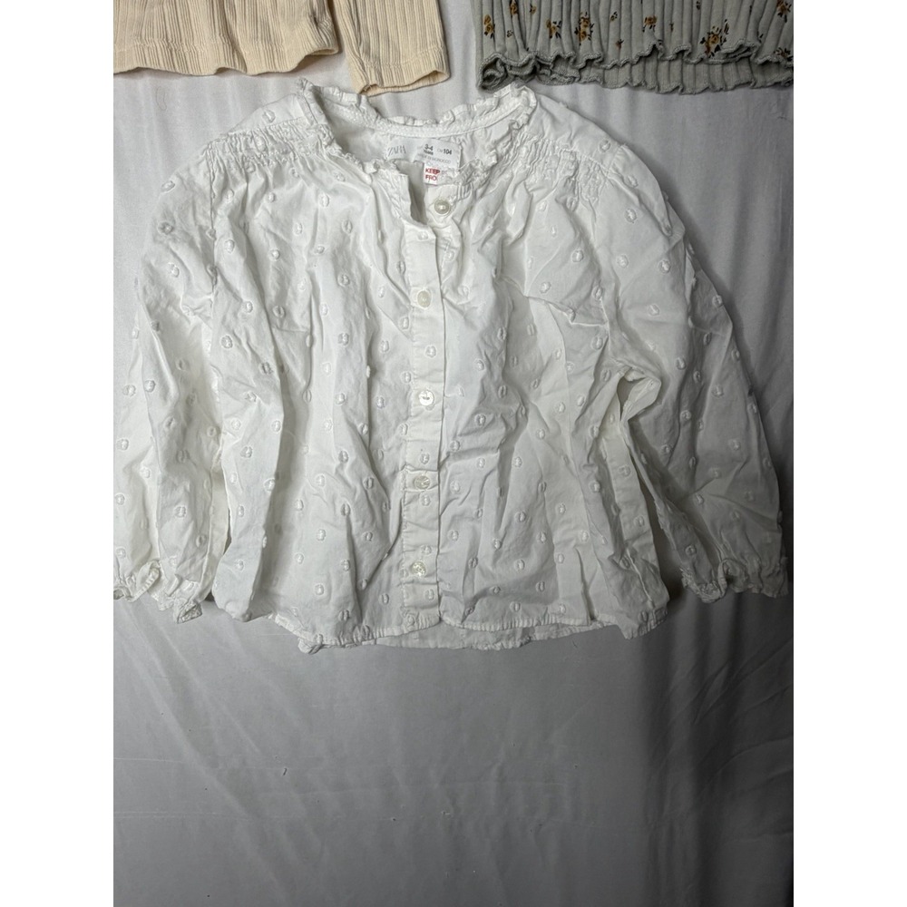 Zara Girls Tops Lot Size 4-5Y White Eyelet Floral Ribbed‎ Long Sleeve 3 Pc - Picture 2 of 11